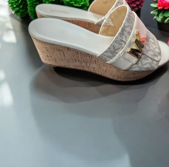 Michael Kors Jilly Platform Wedge Sandal Size 7 Color: White (New) - Picture 4 of 10